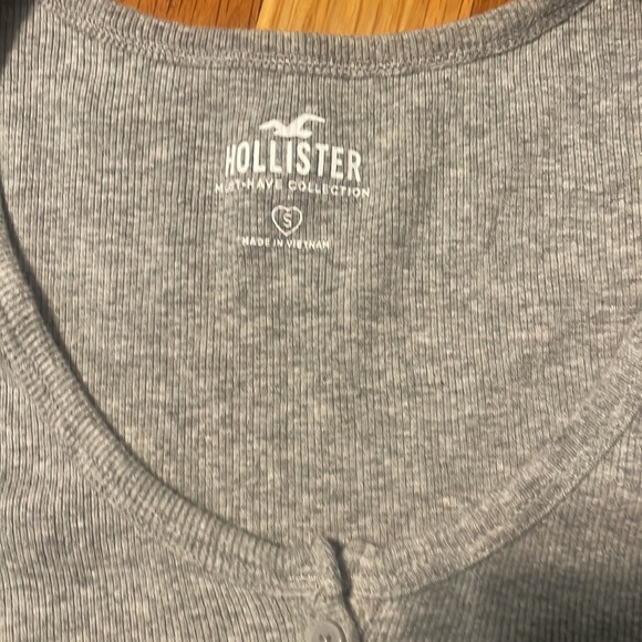 hollister grey ribbed baby tee size small - Picture 2 of 4